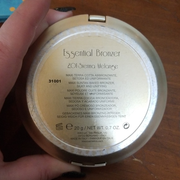 Makeup Bundle - Picture 3 of 5